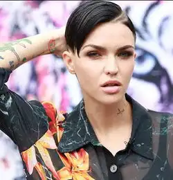 说到短发,娜扎高俊熙都比不上他们的个性短发
