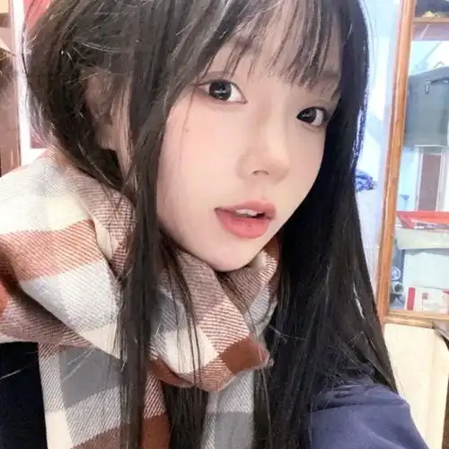 duck天冷了来些温暖的头像吧
