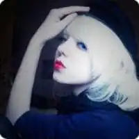 性感红唇女生微信头像
