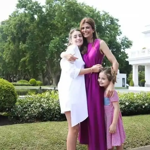 健身房奇遇35岁单亲妈妈邂逅60岁帅大叔,41岁成阿根廷第一夫人
