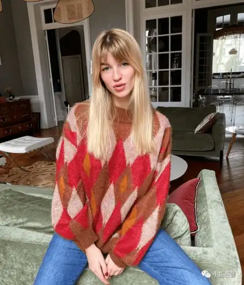 爱美的女人穿上这些别致的毛衣,让基础款更有趣,衣穿出个人风格
