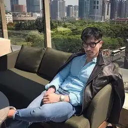 五十岁的chuando陈宇飞大概是偷吃了唐僧肉才这么鲜嫩
