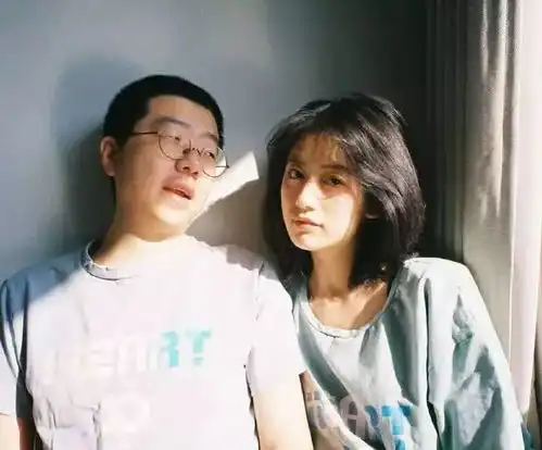 滞销书作者李诞我要月亮,也要六便士
