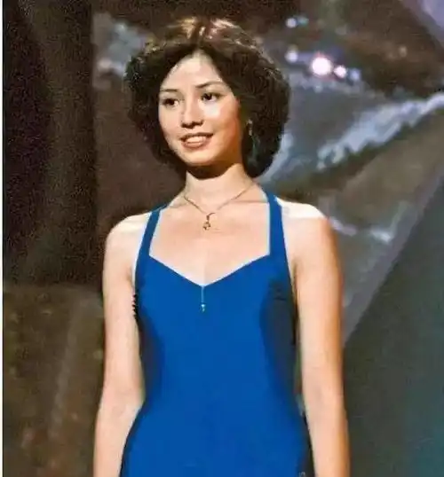 她风情万种完爆倪妮,用情至深丧夫四月未脱孝服她以后,娱乐圈再无这样的女星

