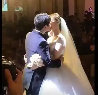 未婚先孕21岁女idol挺孕肚回家父母大受打击甚至坦言想暴打男方......
