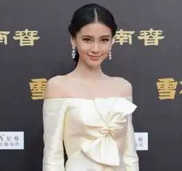 这个季节,不要棉衣不要外套,你需要撩人的一字肩
