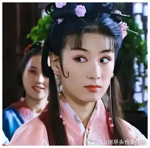 45岁上海女人,曾是当红明星,两次闪婚闪离,被逼去经商,为啥
