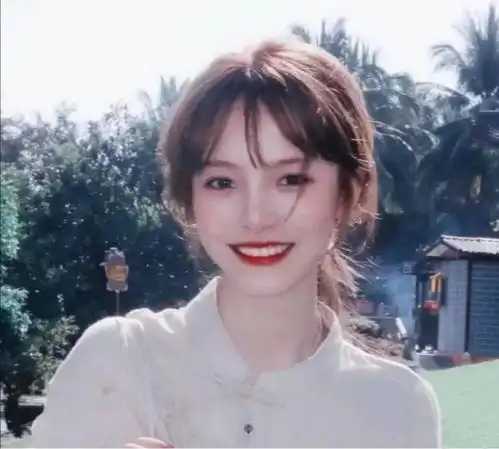 鹿夫人彤彤的时尚穿搭,能驾驭各种礼服,有没有惊艳到你
