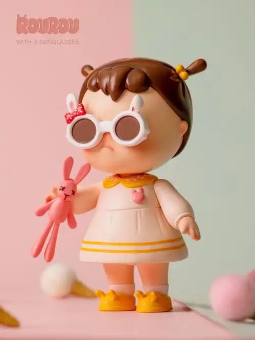 潮玩新品rourou初代喜欢撅着嘴戴墨镜的小盆友

