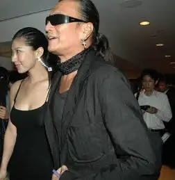 风流家族谢贤令小女友怀孕,谢霆锋偏爱大龄女,谢婷婷一年换七男
