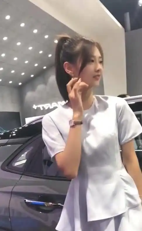 第一次看见苏宁心情特别的激动,真人比视频上漂亮多了
