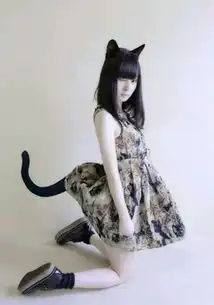 求穿裙子的动漫美少女的图片,要全身的比较漂亮有气质那种,可以q一点
