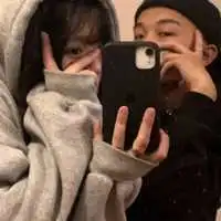 一对两张暧昧真人情人头像
