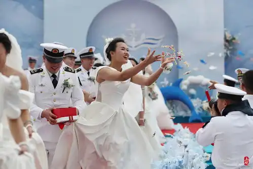 东部战区海军某护卫舰支队首届集体婚礼,一场浪花白与白婚纱的甜蜜邂逅
