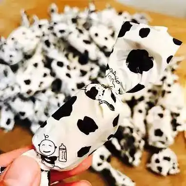 员工风采爱笑的狮子座女孩
