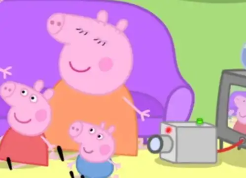 小猪佩奇佩奇模仿爸爸叫声,猪妈妈却在哪里捂着脸
