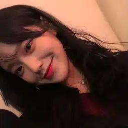 很美的女王微信高清头像
