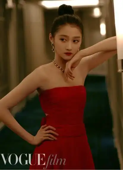 红宝石能有多奢华关晓彤出战戛纳,佩戴价值5500万faidee红宝石
