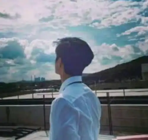 女友很自私,她想让我父母借债结婚,我该不该和她分手
