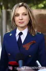 俄媒发布克里米亚美女检察长最新组照
