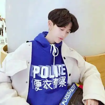 原来是刘梦小哥哥,优质男头.
