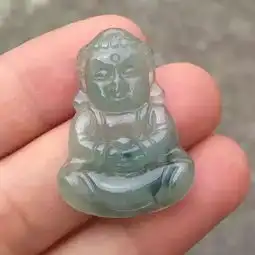 如何挑选翡翠佛公
