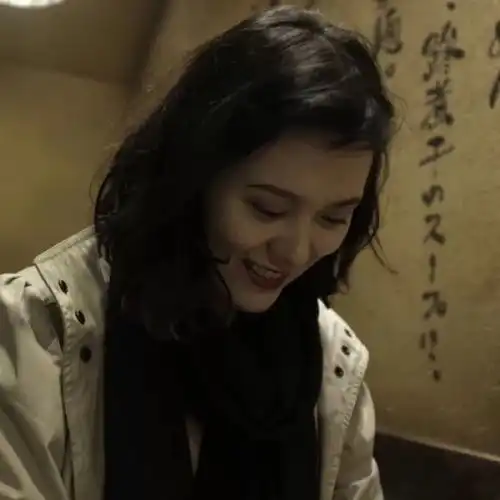 女生头像妈妈说的话真的是为你好晚点恋爱吧
