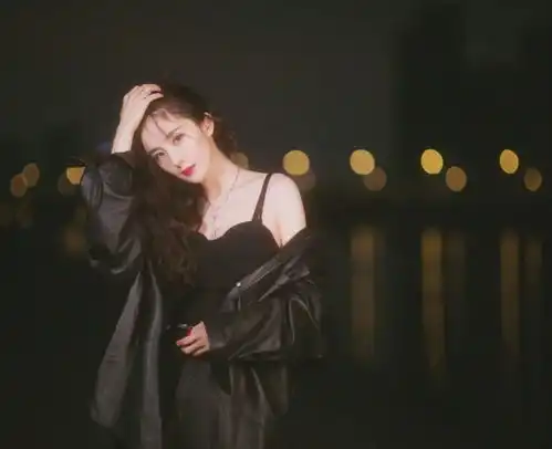 快讯杨幂港风造型华晨宇活动黄明昊新造型陈飞宇大片
