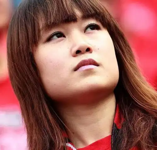 35岁大龄剩女的执拗即使两鬓斑白,我也要十指相扣地嫁给爱情
