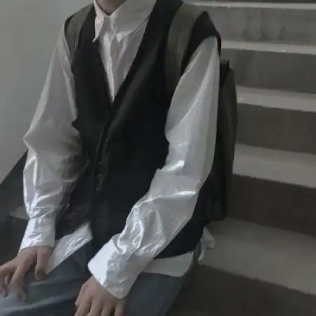 半身控男生头像不露脸,喜欢的几秒到达战场
