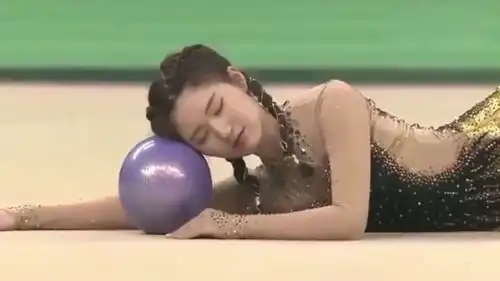 赵露思的身材到底有多好当她穿上艺术体操服,真是太美了
