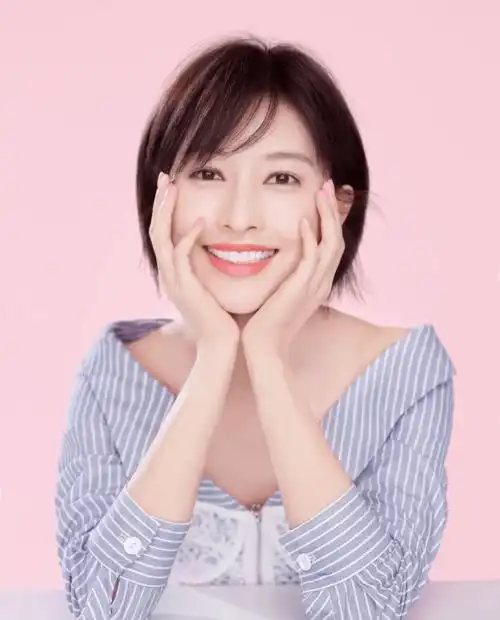 拥有漫画腿和少女颜张俪是如何做到的
