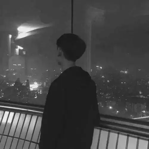 十组最不像情头的情侣头像
