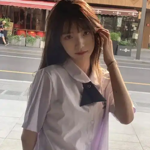 心动女生头像浪漫世界值得孤身
