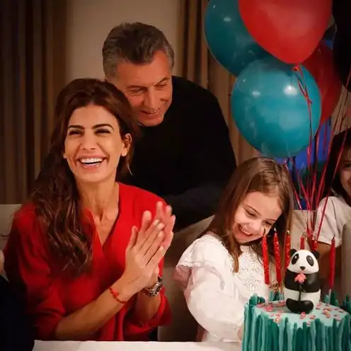 35岁单亲妈妈,在健身房邂逅帅气大叔,5年后变阿根廷第一夫人
