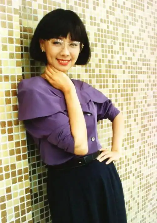 香港女星毛舜筠3婚2离,三婚嫁大15岁导演,后悔没嫁给张国荣

