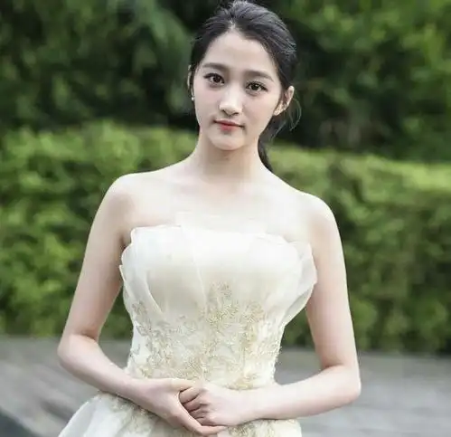 美妆香菇门都挺好,唯独除了倪大红的眼袋明星生图好尴尬
