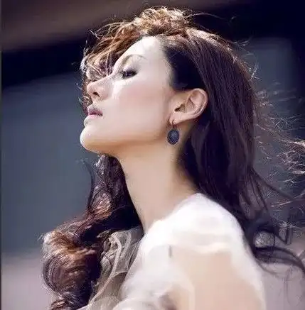 超级美人那么多,能做到鼻尖翘度完美的却没几个
