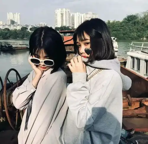 ins森女系闺蜜头像青山不及你眉长,水清不似你目澈
