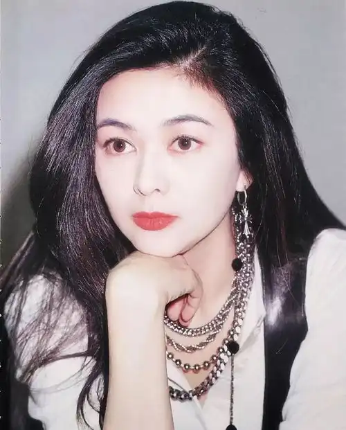 人间富贵花迪丽热巴的直播居然如此尴尬
