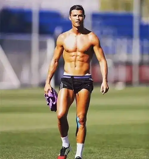 c罗,33岁的年纪23岁的身体自律的人究竟有多可怕
