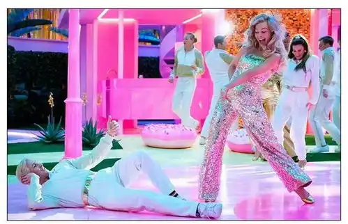 芭比点醒女人母系有钱比父系有钱更稳妥
