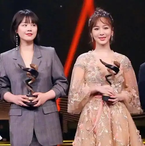 马思纯感谢好友杨紫的陪伴,感叹有这样的朋友真好,友谊是宝贵财富
