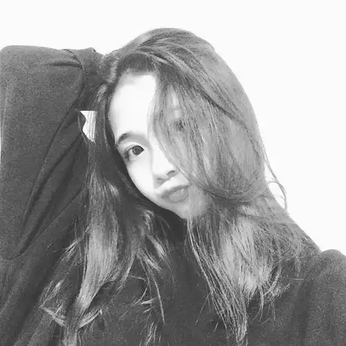 暴力颖女生头像黑白光影之间
