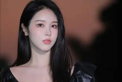 洛丽塔大哥cos猫妖,性感大长腿撩人,网友却都被她的脚指头吸引
