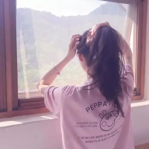 度娘都搜不到的温柔仙句星星雀跃着带着我的心跳进了你眼中的银河里
