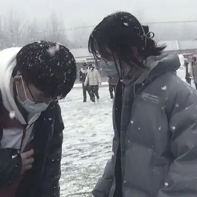 阿晚情侣头像下雪啦,记得保情侣头像我要个性网
