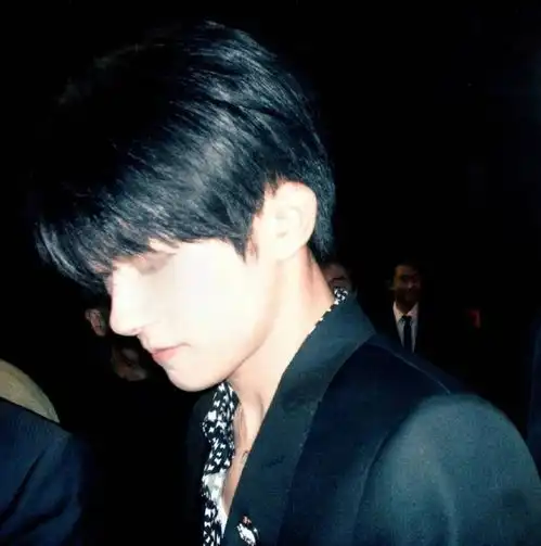 明星头像易烊千玺
