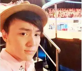 曾经的三毛,如今30岁,变成大帅哥后你还认得出来吗
