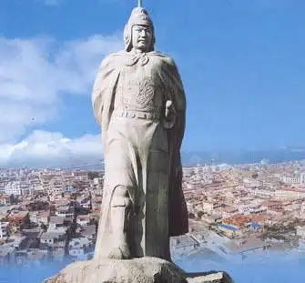 厦门鼓浪屿第一标志性景观,不是日光岩,却是一尊石头像
